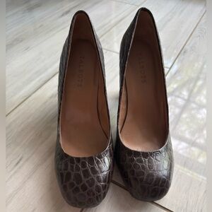 Talbots Shoes Womens 7.5  Crocodile Pump Leather Round Toe Career Elevated Basic